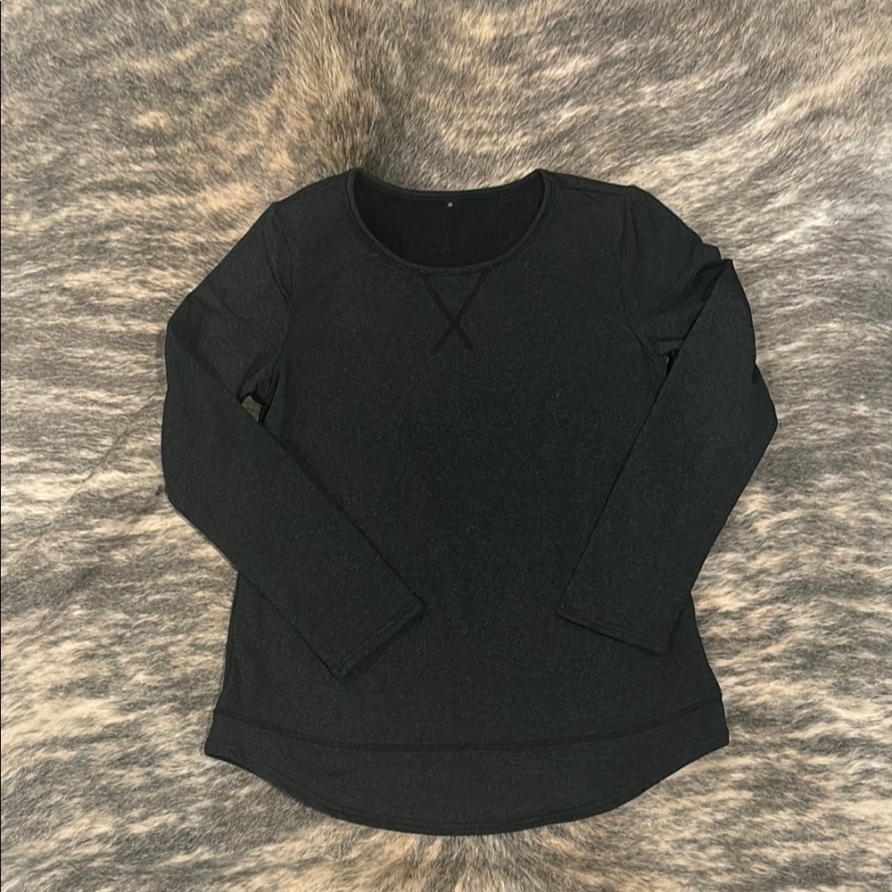 NWOT Black long sleeve fleece lined scoop hem shirt